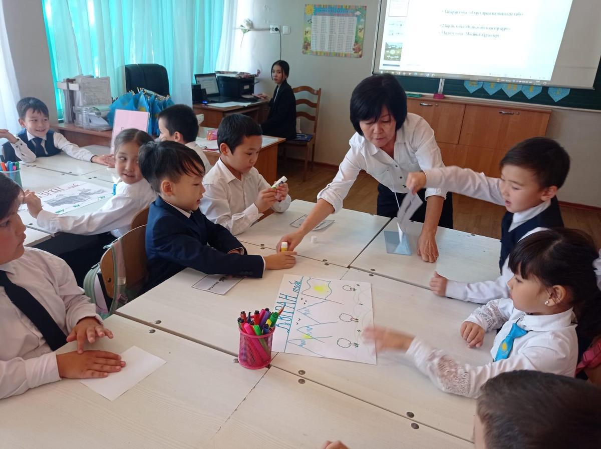 25 қазан Республика күніне орай 2"Б" сынып оқушыларымен өткен ашық сынып сағаты