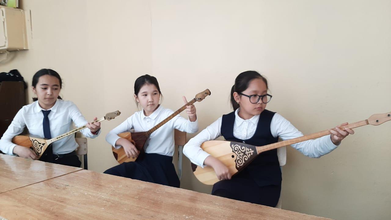 "БАЛАFEST" балалар фестивалі аясында Халықаралық балалар күні мерекесіне арналған мектепішілік "Жұлдызды сәт" байқауы